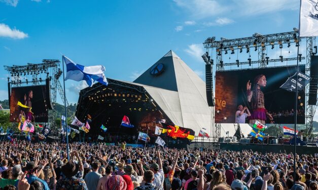 Man Tries To Get ‘Oh, Keir Starmer!’ Chant Going At Glastonbury