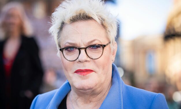 Women Are Funny! Eddie Izzard Voted One Of The World’s Best Stand-Ups