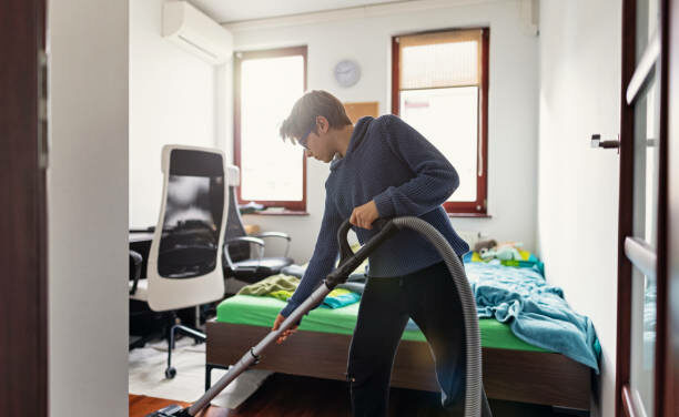 After Watching Jordan Peterson Online, Young Man Is Radicalised Into Cleaning His Room. Liberal Parents Devastated.