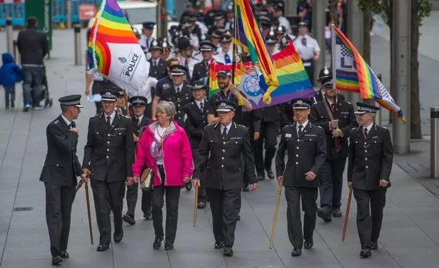 Study: Soaring Crime “Directly Linked To Police Obesity, Pride Dancing & Recruiting Pencil-Necked Graduates”