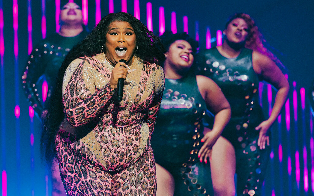 Lizzo In Hot Water For Fat-Shaming Her Backup Dancers. Claims “There’s Only Room On The Stage For One Overweight Girl, And I Mean That Quite Literally”