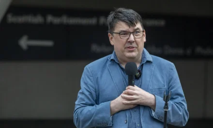 Thames Water Shut Down After It’s Revealed Graham Linehan Drinks Their Product