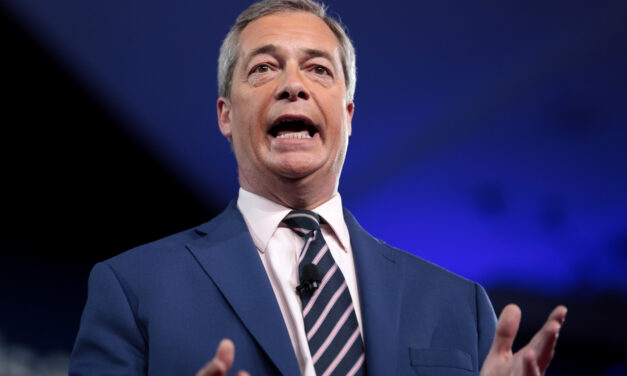 Nigel Farage Announces New Bank with Bus Ad Claiming New Customers Can Withdraw Up To £350 Million A Week