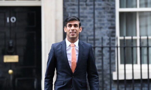 Rishi Sunak No Longer Bothering to Change Lightbulbs at 10 Downing Street