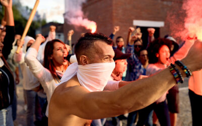 White Man Delighted to Finally Have Some Rioters He Feels Comfortable Criticising